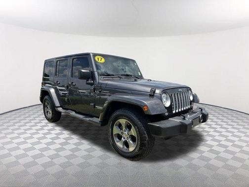 Granite Crystal Clearcoat Metallic 2017 Jeep Wrangler Unlimited Sahara