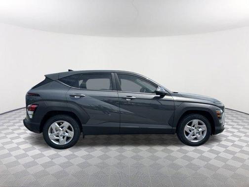 2025 Hyundai KONA SE