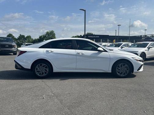 2024 Hyundai ELANTRA HEV Blue