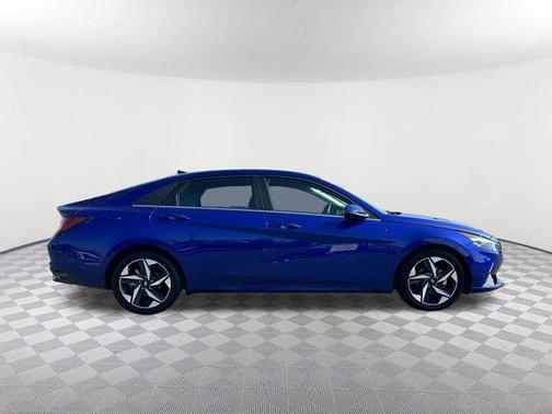 2022 Hyundai ELANTRA Limited