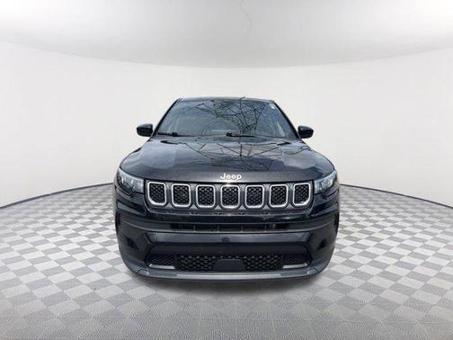 Diamond Black 2023 Jeep Compass Sport
