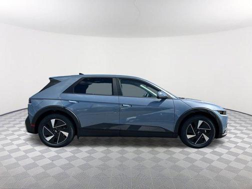 2025 Hyundai IONIQ 5 SE