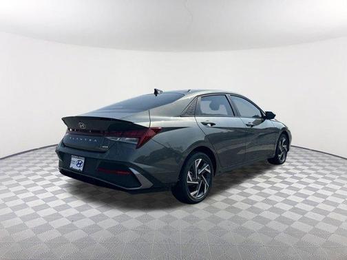 2025 Hyundai ELANTRA HEV SEL Sport