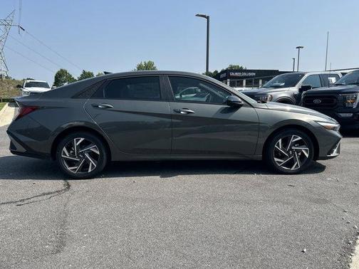 2025 Hyundai ELANTRA HEV SEL Sport