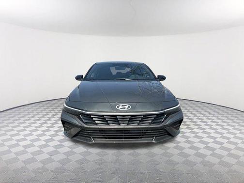 2025 Hyundai ELANTRA HEV SEL Sport