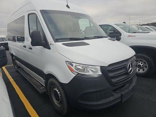 2024 Mercedes-Benz Sprinter 2500 144 WB Standard Roof Passenger