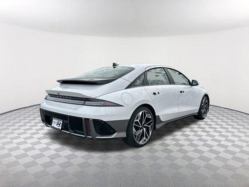 2025 Hyundai IONIQ 6 SEL
