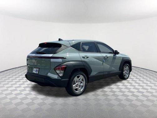 Mirage 2027 Hyundai KONA SE