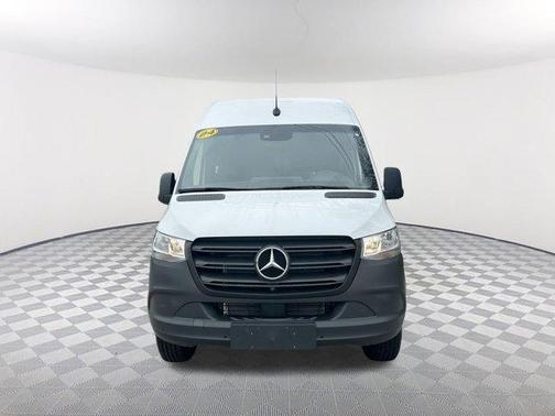 2024 Mercedes-Benz Sprinter 2500 144 WB Standard Roof Passenger