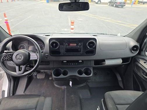 Arctic White 2022 Mercedes-Benz Sprinter 2500 170 WB