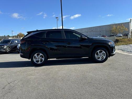 2023 Hyundai TUCSON SE