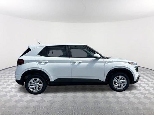 2025 Hyundai VENUE SE