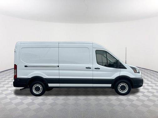 2024 Ford Transit-250 148 WB Medium Roof Cargo