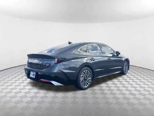 2025 Hyundai SONATA Hybrid Limited