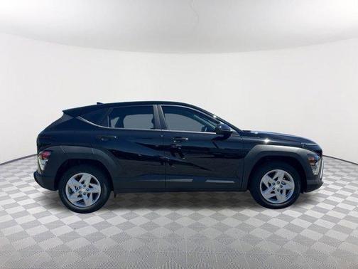 2025 Hyundai KONA SE