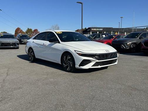 2025 Hyundai ELANTRA SEL Sport