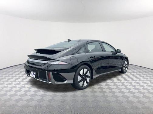 2025 Hyundai IONIQ 6 SE