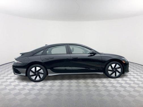 2025 Hyundai IONIQ 6 SE