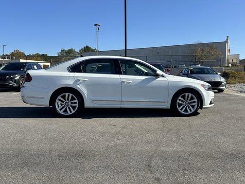 2017 Volkswagen Passat 1.8T SE w/Technology