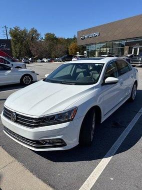 2017 Volkswagen Passat 1.8T SE w/Technology