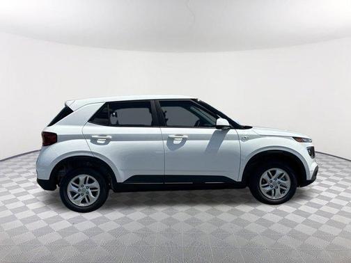 2025 Hyundai VENUE SE