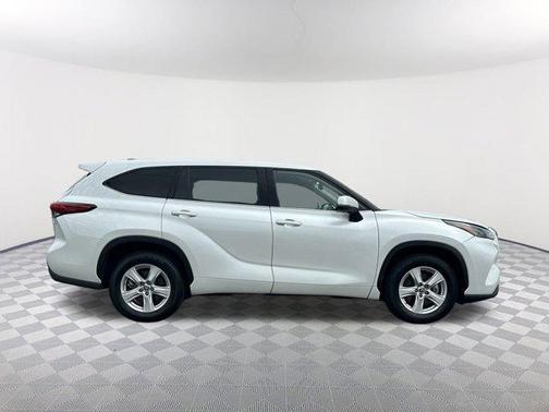 2022 Toyota Highlander L