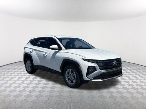Serenity White Pearl 2026 Hyundai TUCSON SE