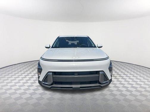 2025 Hyundai KONA SE