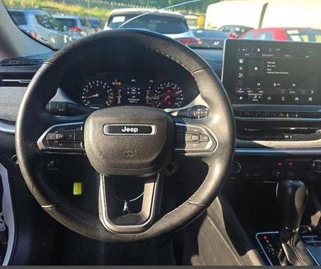 Bright White Clearcoat 2022 Jeep Compass Latitude Lux