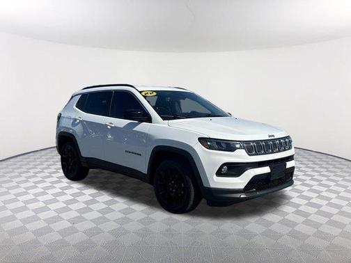Bright White Clearcoat 2022 Jeep Compass Latitude Lux