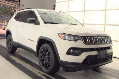 Bright White Clearcoat 2022 Jeep Compass Latitude Lux
