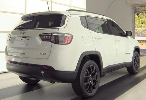 Bright White Clearcoat 2022 Jeep Compass Latitude Lux