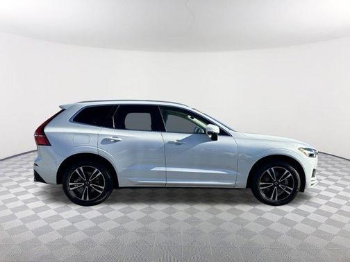 2021 Volvo XC60 T5 Momentum