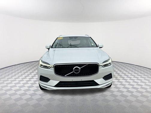 2021 Volvo XC60 T5 Momentum