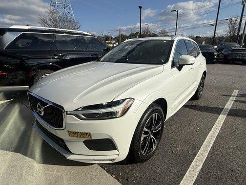 2021 Volvo XC60 T5 Momentum