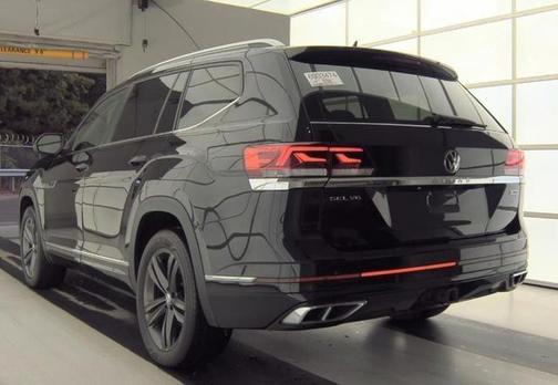 Deep Black Pearl Effect 2022 Volkswagen Atlas 3.6 V6 SEL R-Line