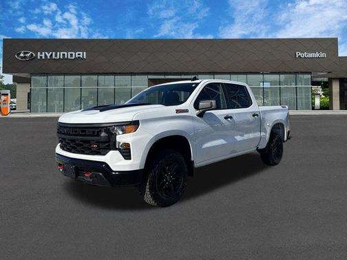 Summit White 2025 Chevrolet Silverado 1500 Custom Trail Boss