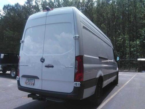 Arctic White 2025 Mercedes-Benz Sprinter 2500 170 WB