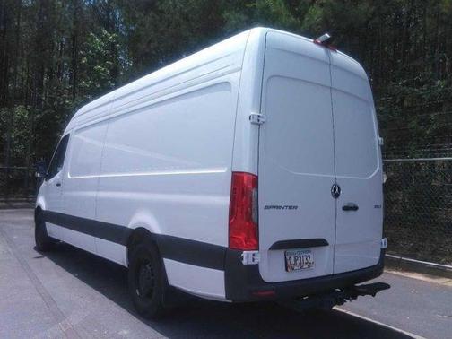 Arctic White 2025 Mercedes-Benz Sprinter 2500 170 WB