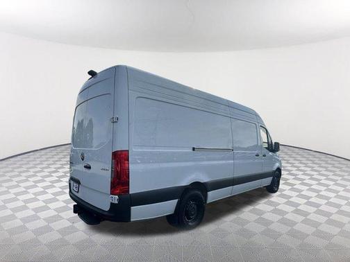 Arctic White 2025 Mercedes-Benz Sprinter 2500 170 WB