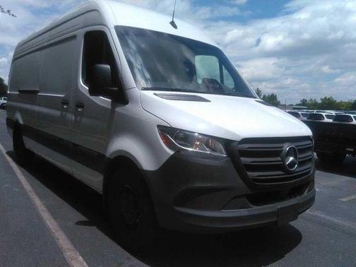 Arctic White 2025 Mercedes-Benz Sprinter 2500 170 WB