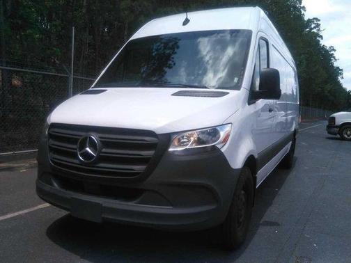 Arctic White 2025 Mercedes-Benz Sprinter 2500 170 WB