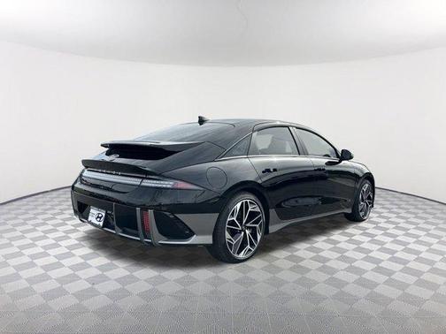 2025 Hyundai IONIQ 6 SEL