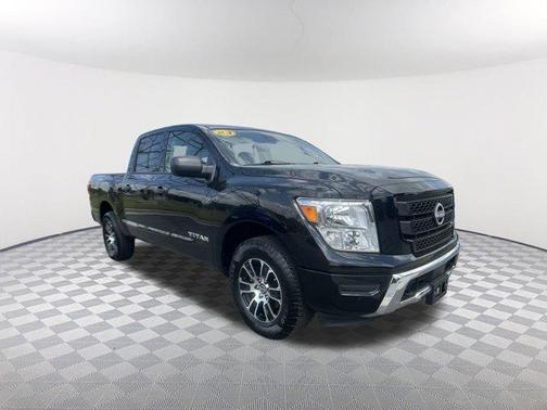 2023 Nissan Titan SV