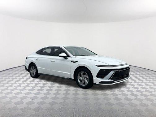2025 Hyundai SONATA SE