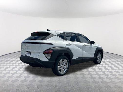 2025 Hyundai KONA SE