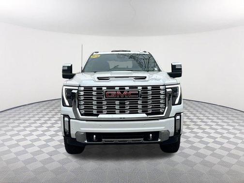 White Frost Tri-Coat 2025 GMC Sierra 2500 Denali
