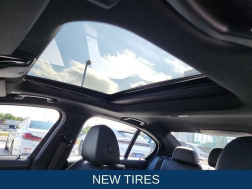 2023 BMW 330 i xDrive