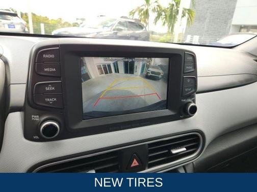 2020 Hyundai KONA SEL Plus