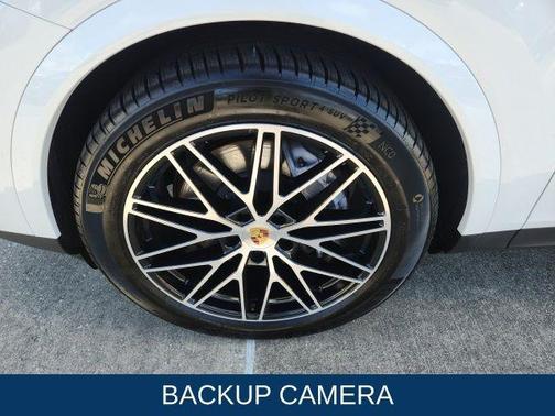 2024 Porsche Cayenne AWD